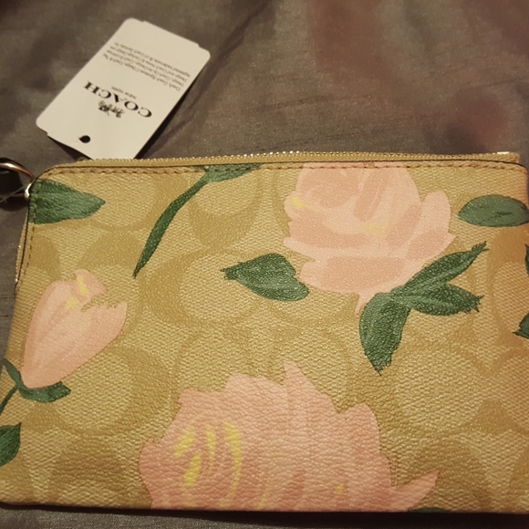 Coach Camo Floral wristlet - Picture 3 of 5